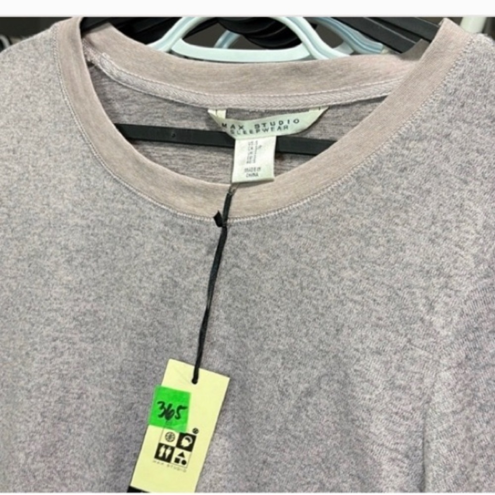54.Max Studio Light Top. Small